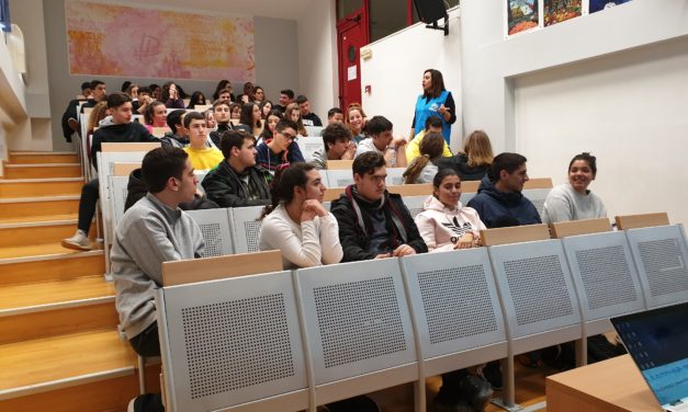 Ομιλία της κ. Γιαννίκη σε μαθητές των Εκπαιδευτηρίων «ΡΟΔΙΩΝ ΠΑΙΔΕΙΑ» σχετικά με το προσφυγικό ζήτημα