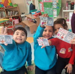 Από τη Δικτατορία στη Δημοκρατία: Ένα ταξίδι μνήμης στο Νηπιαγωγείο