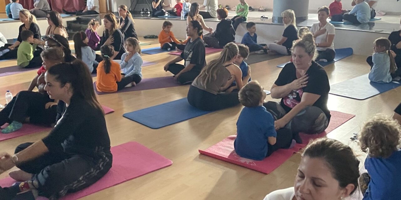 Partner Yoga: Μια εμπειρία σύνδεσης και χαράς στο σχολείο μας