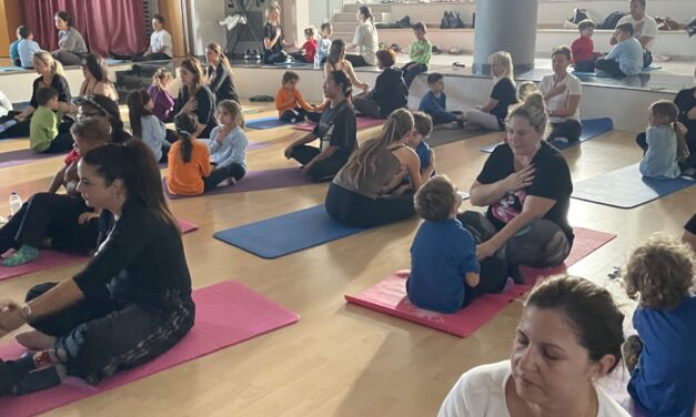Partner Yoga: Μια εμπειρία σύνδεσης και χαράς στο σχολείο μας