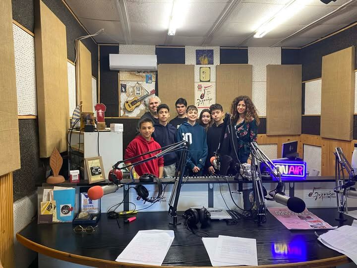 Από το στούντιο στο όνειρο: Τα μέλη του Ομίλου Νεανικής Επιχειρηματικότητας των Εκπαιδευτηρίων μας μιλούν, δημιουργούν και διεκδικούν!